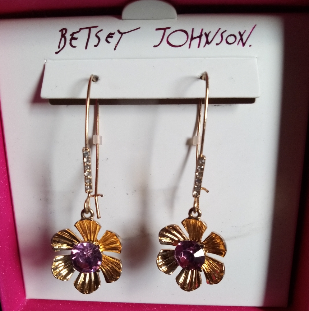Betsey Johnson 🌺 flower Earrings